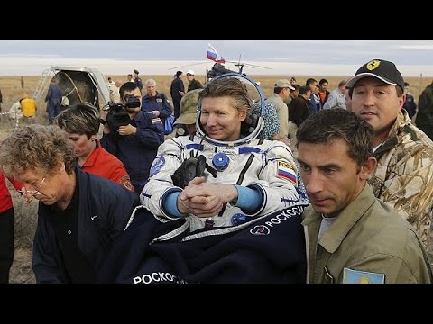 سويوز تعود إلى الأرض وعلى متنها غينادي بادالكا