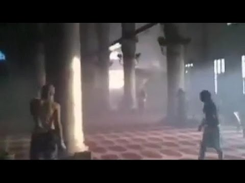 شاهد قوات الاحتلال تقتحم المسجد الأقصى واندلاع اشتباكات مع المرابطين