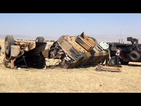 شاهد إصابة 13 جنديا بعد انفجار قنبلة في شرق تركيا