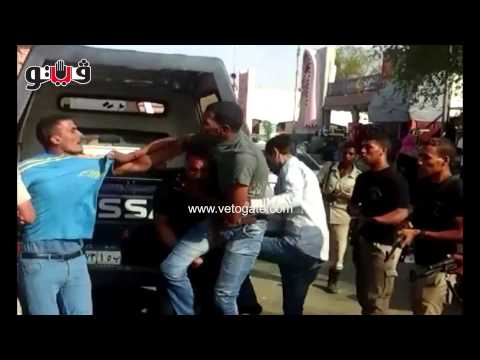 بالفيديو إصابة ضابط شرطة وسائق في مشاجرة بينهما