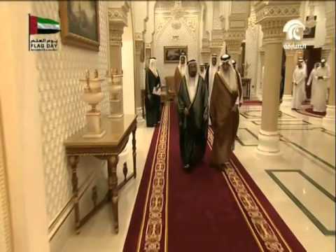 شاهد حاكم الشارقة يستقبل الأمير الفيصل في معرض الشارقة للكتاب