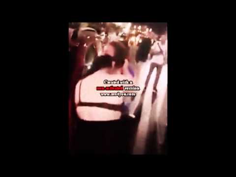 فتاة ليل تتشاجر مع زميلتها وتمزق ملابسها