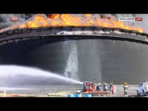 انفجار خزان نفط في ميناء السدرة الليبي