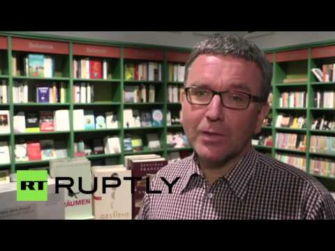 كتاب كفاحي لهتلر يظهر مجددًا في مكتبات ألمانيا