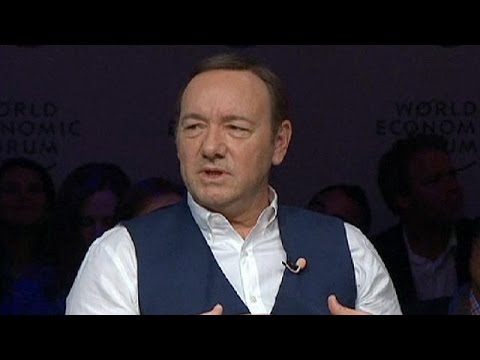 شاهد دونالد ترامب يشبه كيفين سبيسي في هاوس أوف كاردس