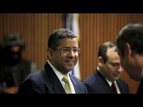 وفاة رئيس سيلفادور السابق فرانسيسكو فلوريس