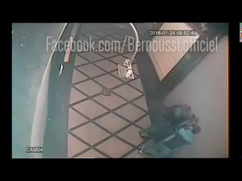 شاهد ماذا فعل شابان بفتاة في أحد الشوارع في المغرب